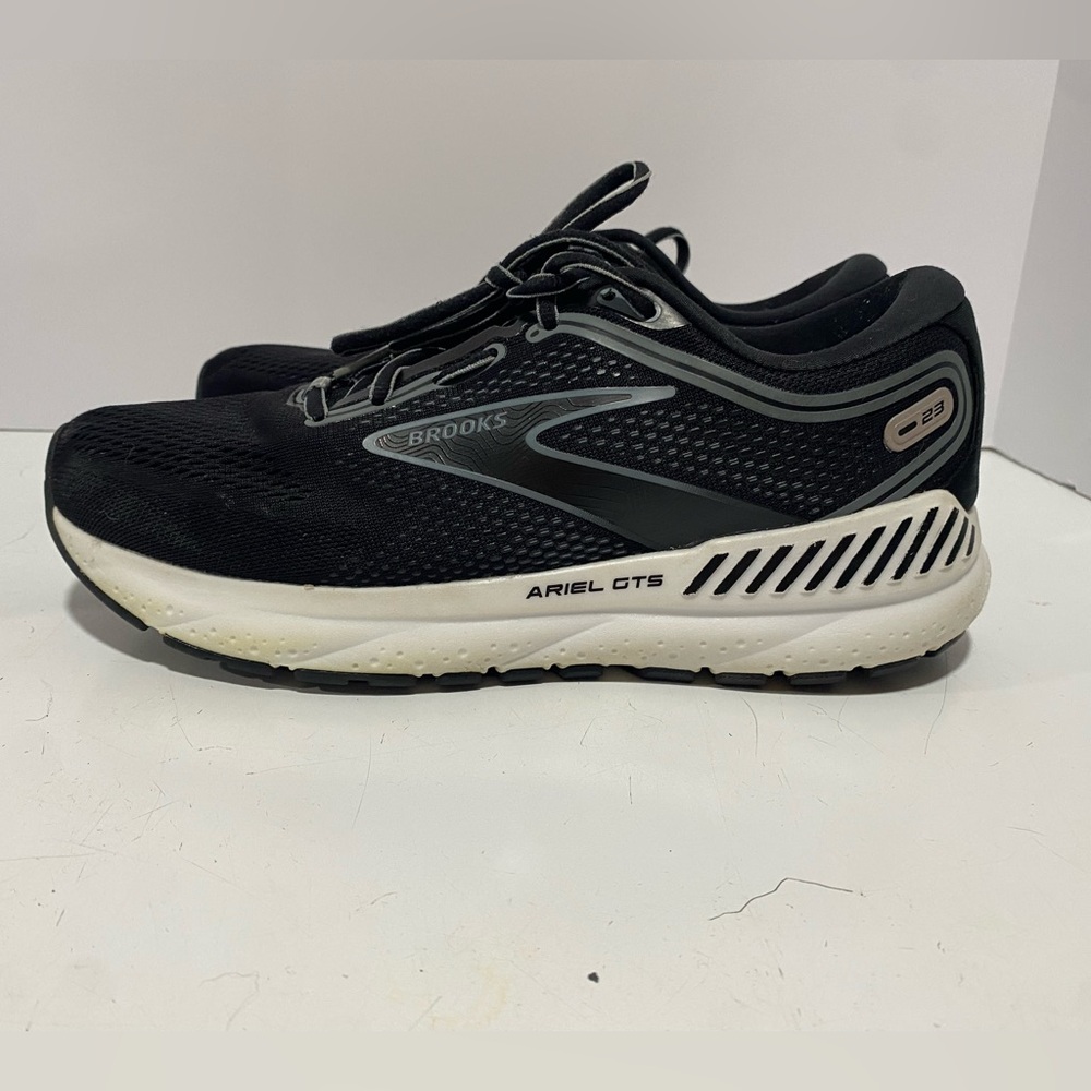 Brooks Womens Ariel GTS 23 1203901B090 Black Running Shoes Sneakers Size 10